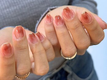 グレースネイルファクトリー(grace'nail factory)の写真/【自爪育成特化サロン】ネイル初心者さんにも◎削らない自爪で叶える♪夏映えマグネットネイル初体験