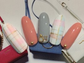 パステルチェック柄ネイル