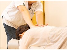 ひろがる接骨院の雰囲気（当院の人気NO１施術姿勢・骨盤矯正（MPF））