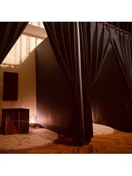 ヨモギー 恵比寿西口店(YOMOGii)/5席の落ち着いた雰囲気の店内