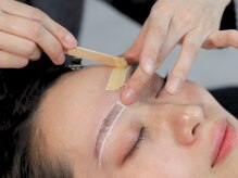 【サロン施術のメリット】プロのワックス施術は「抜く」のではなく「整える」