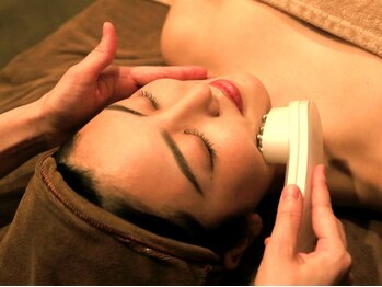 ボディーケアサロン マリン(Body Care Salon MARIN)の写真/たるみ引き上げ小顔&若々しい印象に◎ほうれい線やフェイスラインのもたつき改善★【小顔60分コース】