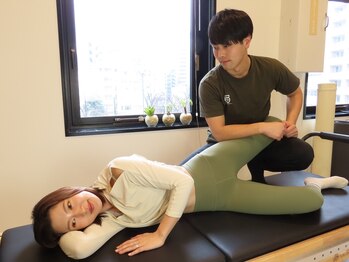 ワイズ パーソナル アンド ヘルス 恵比寿店(Y's Personal&Health)/整体の施術風景