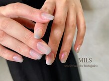 ミルズ オモテサンドウ(MILS omotesando)/カラグラ＋ミラー