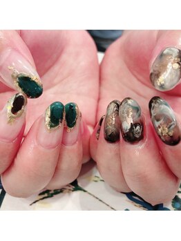 トータルサロン 白べぇーっ プラス/アシンメトリーネイル