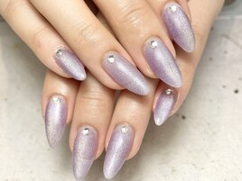 ほんのり紫のマグネットネイル！