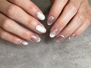 ラフィーナ(RAFFINA)/マグネットネイル