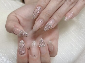 春映えピンクのレオパードネイル