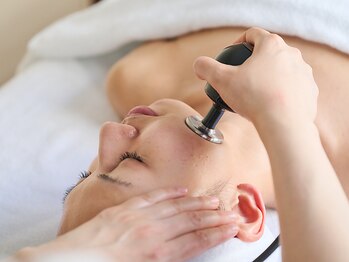 ビューティーソウルプラチナム二子玉川【リンパマッサージ/ヘッドスパ/肩こり/痩身】の写真/全身の巡りをスムーズにすることで不調をケアしながらスッキリ小顔も叶う痩身にも最適な大人の健康美サロン