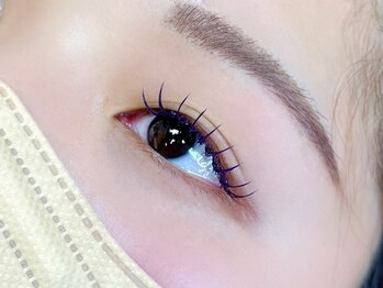 サロンドクロエ(Salon de Chloe)の写真/豊富なバリエーションでALLブラウンやMIX等OK♪透明感溢れる垢抜けまつ毛に！ナチュラルで儚げな目元に*