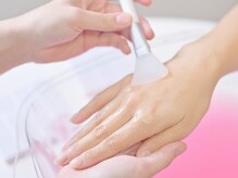 モモ(momo)の雰囲気（専用のピーリングで表面を整え美容成分を入りやすく）
