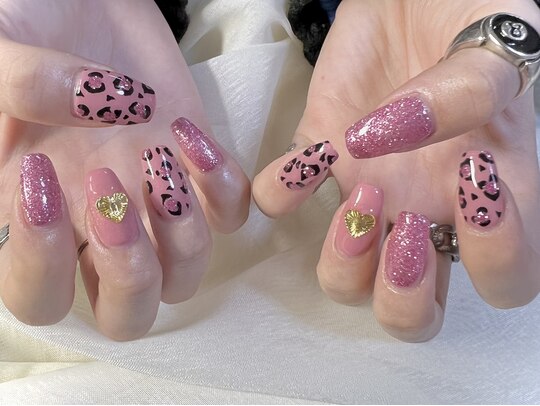 2025年冬】ピンクレオパードのネイルデザイン集｜人気順  