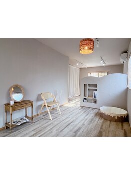 ゆったり空間で施術が受けられるサロン