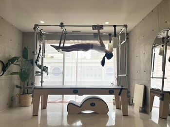 トム(Thom)/ピラティス経験者/上級者向け