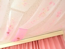 ヒカルネイル(HIKARU NAIL)の雰囲気（天井までこだわったかわいいインテリア☆）