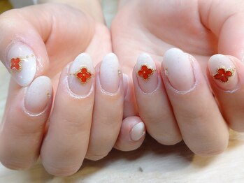 アミュリー ネイル アトリエ(Amury nail atelier)/パーツ グラデーション 白