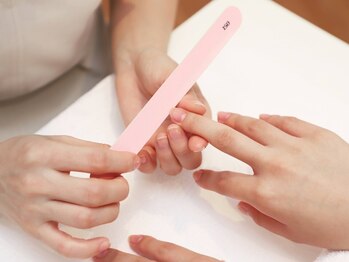 エムズネイル 恵比寿店の写真/コンプレックス解消で自信のある手足元に♪爪育はもちろん深爪/反り爪/巻き爪/タコ&魚の目のお手入れもOK！