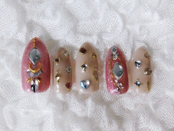 キラキラビジューネイル