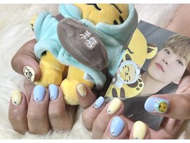 シンプル推しネイル