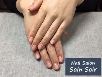 ソワンソワール(SoinSoir)/ワンカラーにストーンをプラス♪