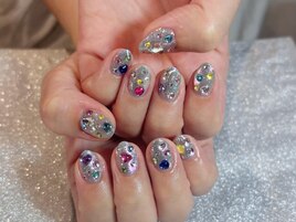 宝石ネイル