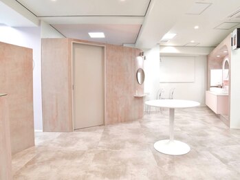 サロン ビジュー モイスティーヌ赤坂(Salon Bijou)の写真/《駅から徒歩2分》駅チカ×まつ毛眉毛×ヘッドスパ×スキンケア☆Total Beauty Salon Bijou