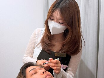 アディクト 横浜店(ADDICT)の写真/【横浜メンズ眉毛専門店】メンズ美眉スタイリングWAX￥4000★色気を引き出してモテ度UP!![眉毛/眉毛サロン]
