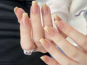 ユリ(yuri)の写真/お仕事帰りにも通える駅チカサロン◎ネイル初心者さん大歓迎♪丁寧かつ高技術な施術で、理想の指先を実現！