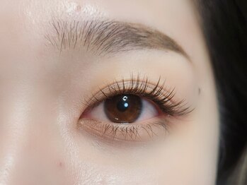 サロン ソレイユ(salon le-soleil)の写真/ナチュラル～ビビットカラーまで豊富にご用意！30色から選べるカラーエクステでトレンド感ある目元に☆