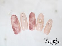 レオニー(Leonie)/ぷっくりフラワーネイル