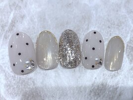 ホワイトドット×ゴールドライン