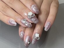 ラフィーナ(RAFFINA)/ラメ×パール×ビジューネイル