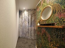 インテリアとお香でまずは癒しを。