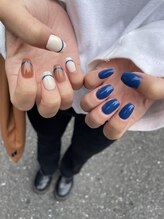 エム(em)/秋ブルーネイル