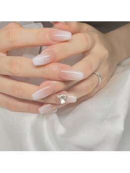 ディーヴァス(DIVAS)/グラデーションネイル