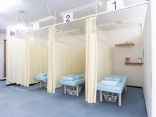 金森整体院 土呂/内観：院内ベッド