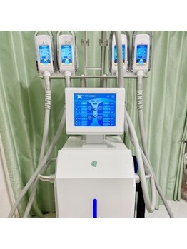 サロンドモモ(SALON de MOMO)/脂肪冷却マシン