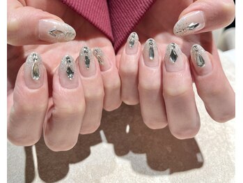 カラン 焼津店(CALIN)/クリスタルビジューネイル