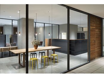 メームプラスリム(meme+LIM)/受付はこちらです/イーマ4F