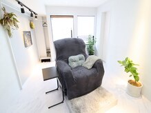 マル(maru)の雰囲気（ハンドネイルもソファでゆったりご案内しております♪）