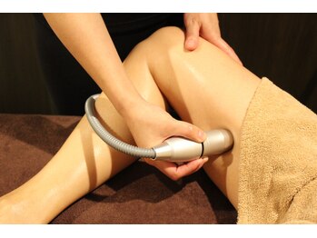 TKC 東京小顔センター五反田店/【4Dショット痩身】美脚/太もも