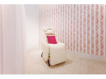 インフェイシャス 岡山高島屋店(INFACIOUS)/大人の女性のためのアイサロン