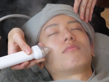 バルダー 原宿 神宮前(BALDER.)の写真/清潔感で印象が変わる!!毛穴詰まり&黒ずみ徹底改善◎【剥けないハーブピーリング×毛穴洗浄】#メンズ美容