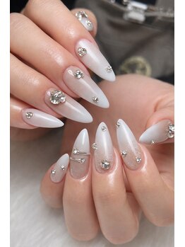 ブランナンバーセブン(Blanc no.7)の写真/爪が折れやすい、でも長さ出しがしたい…お悩みの貴方へ★自爪をいたわるジェルネイルを試してみませんか?