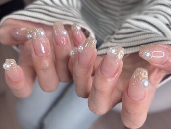モイ(moi)の写真/《お仕事柄派手に出来ない方にも◎》シンプルながらもトレンドや季節感を抑えた上品なネイルをお届け★