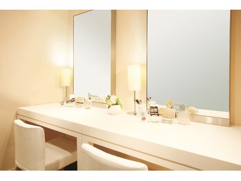 ウビクエ 日比谷シャンテ店(UBIQUE)