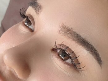 リビケイト 難波店(Livicate)の写真/お顔の印象の8割は眉で決まる◎美眉スタイリングはプロにお任せください♪【眉毛ワックス+眉カラー¥5000】