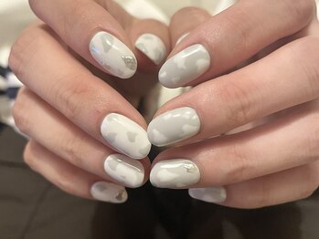 アミティー(amity)/牛柄ネイル