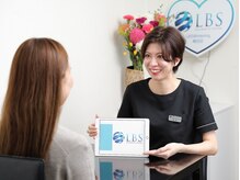 LBSホワイトニング 梅田店の雰囲気（LBS独自開発の歯に優しいホワイトニングジェルを使用!食事制限×）