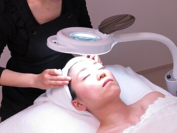 ミサズ スキンケア(misa's skin care)/4.熟練のエクストラクション技術